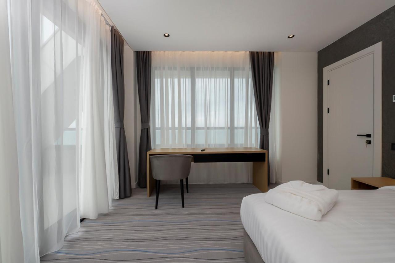 The Grandeur Hotel Batumi Exterior photo