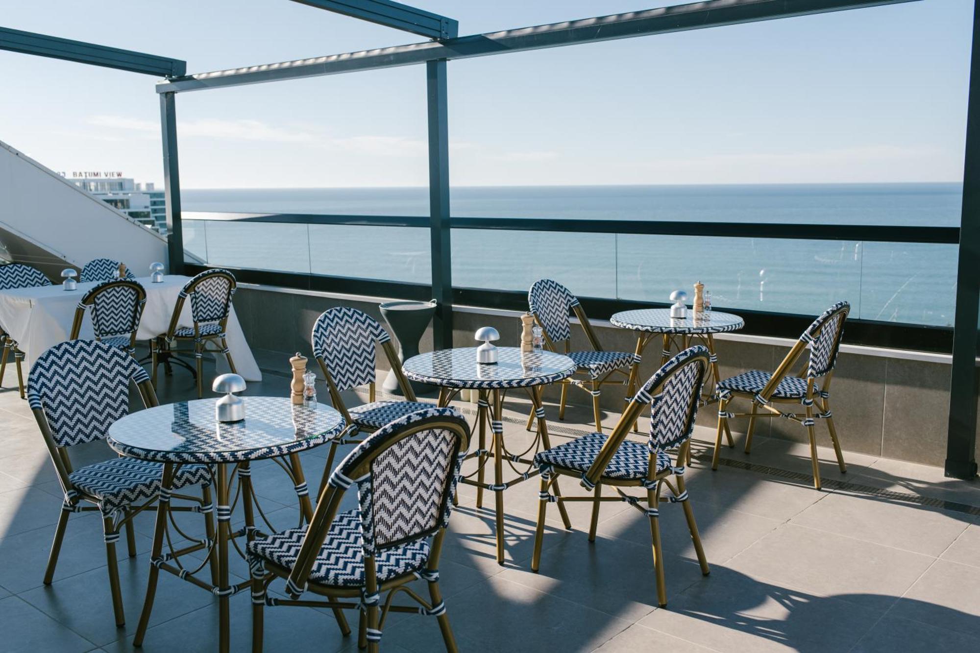 The Grandeur Hotel Batumi Exterior photo