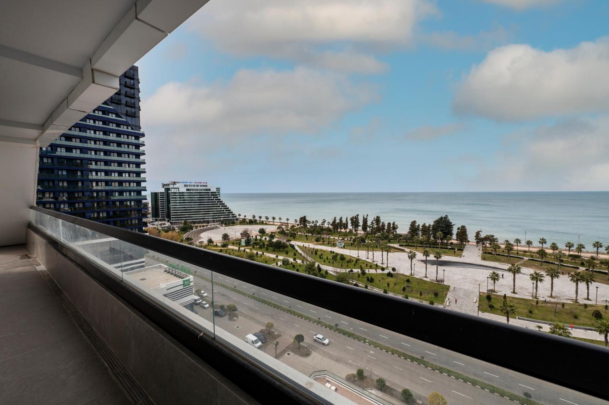 The Grandeur Hotel Batumi Exterior photo