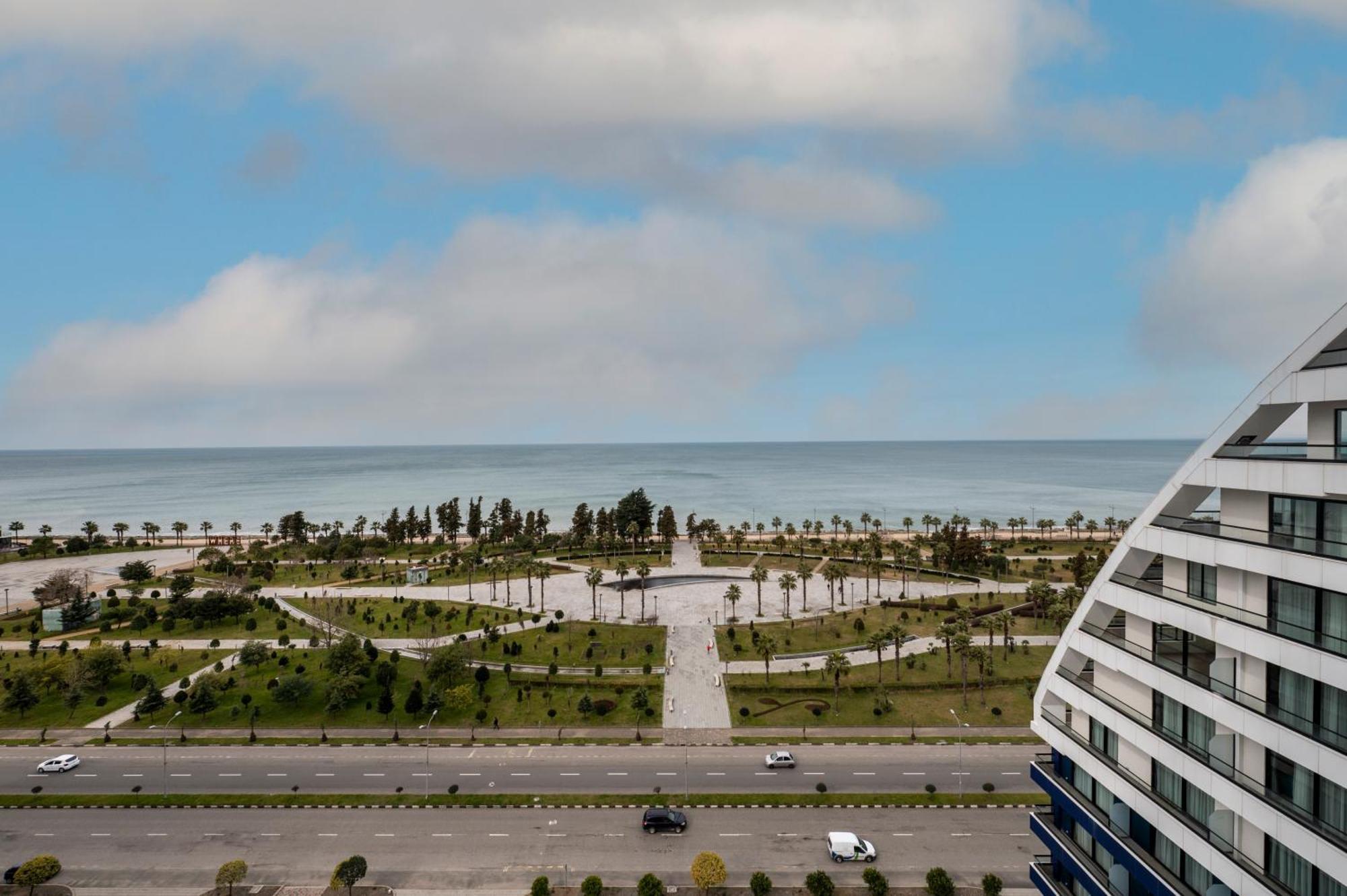 The Grandeur Hotel Batumi Exterior photo