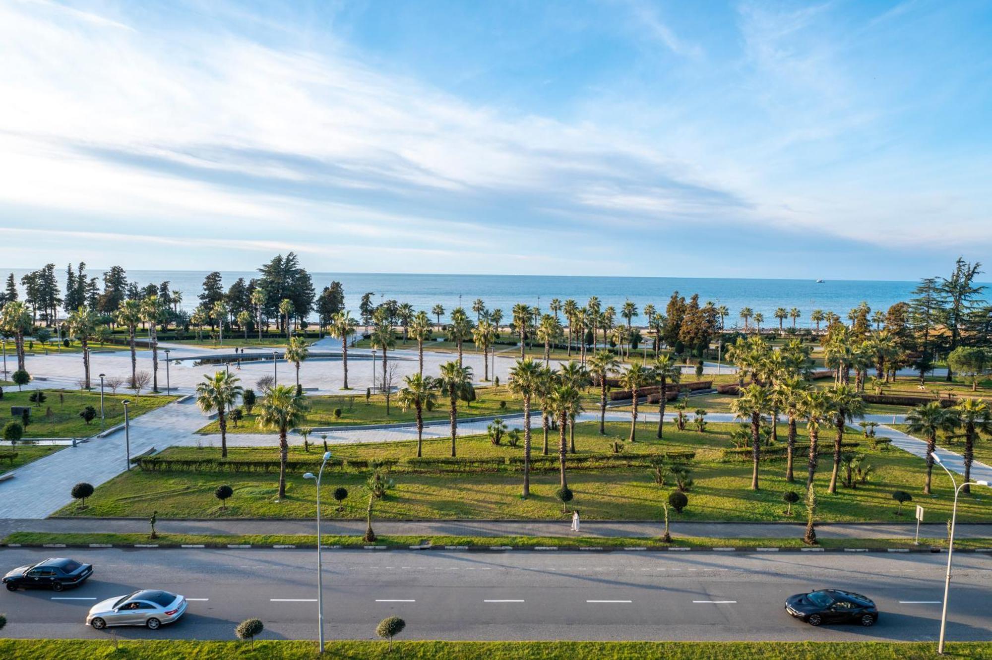 The Grandeur Hotel Batumi Exterior photo