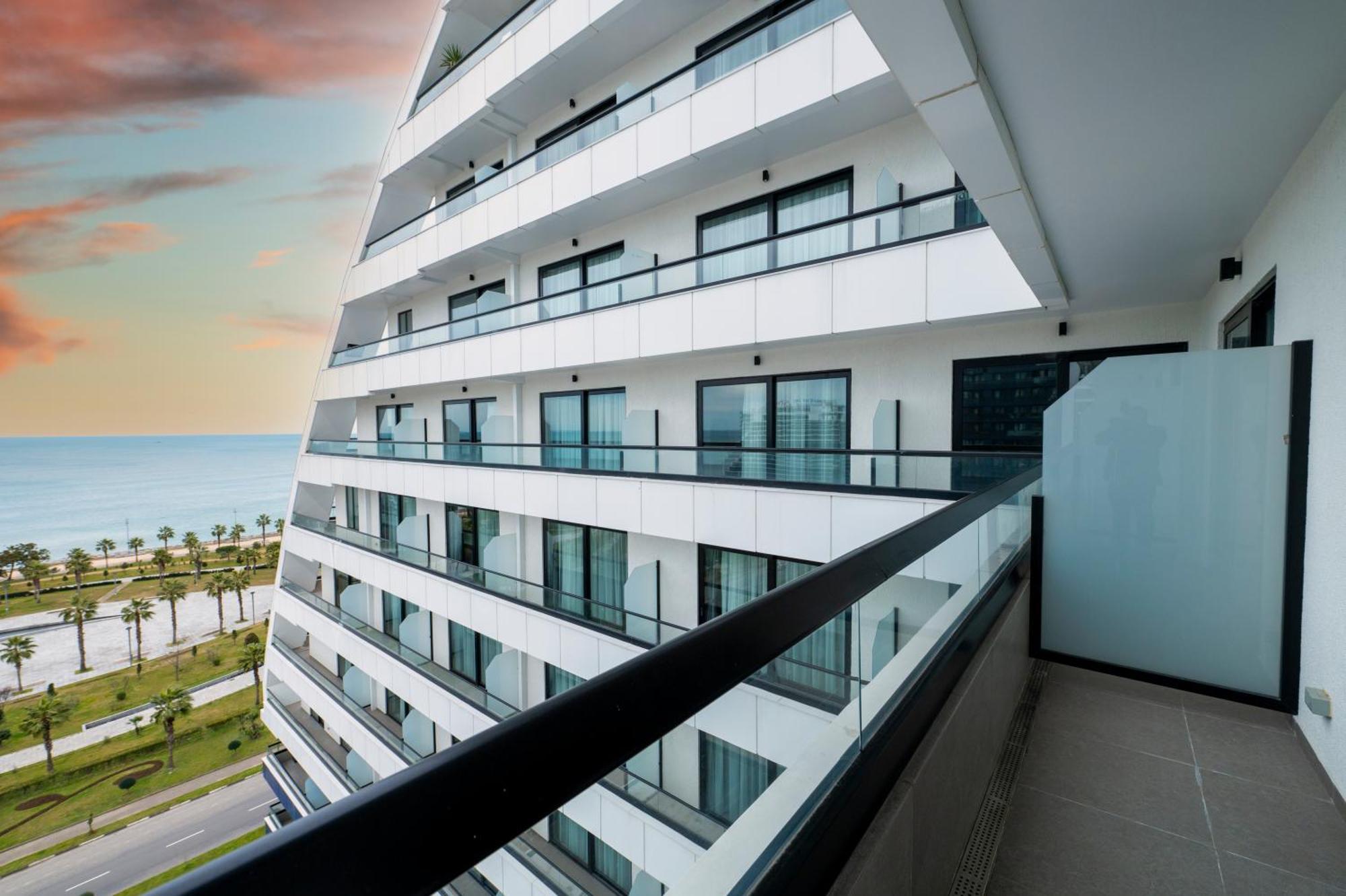The Grandeur Hotel Batumi Exterior photo