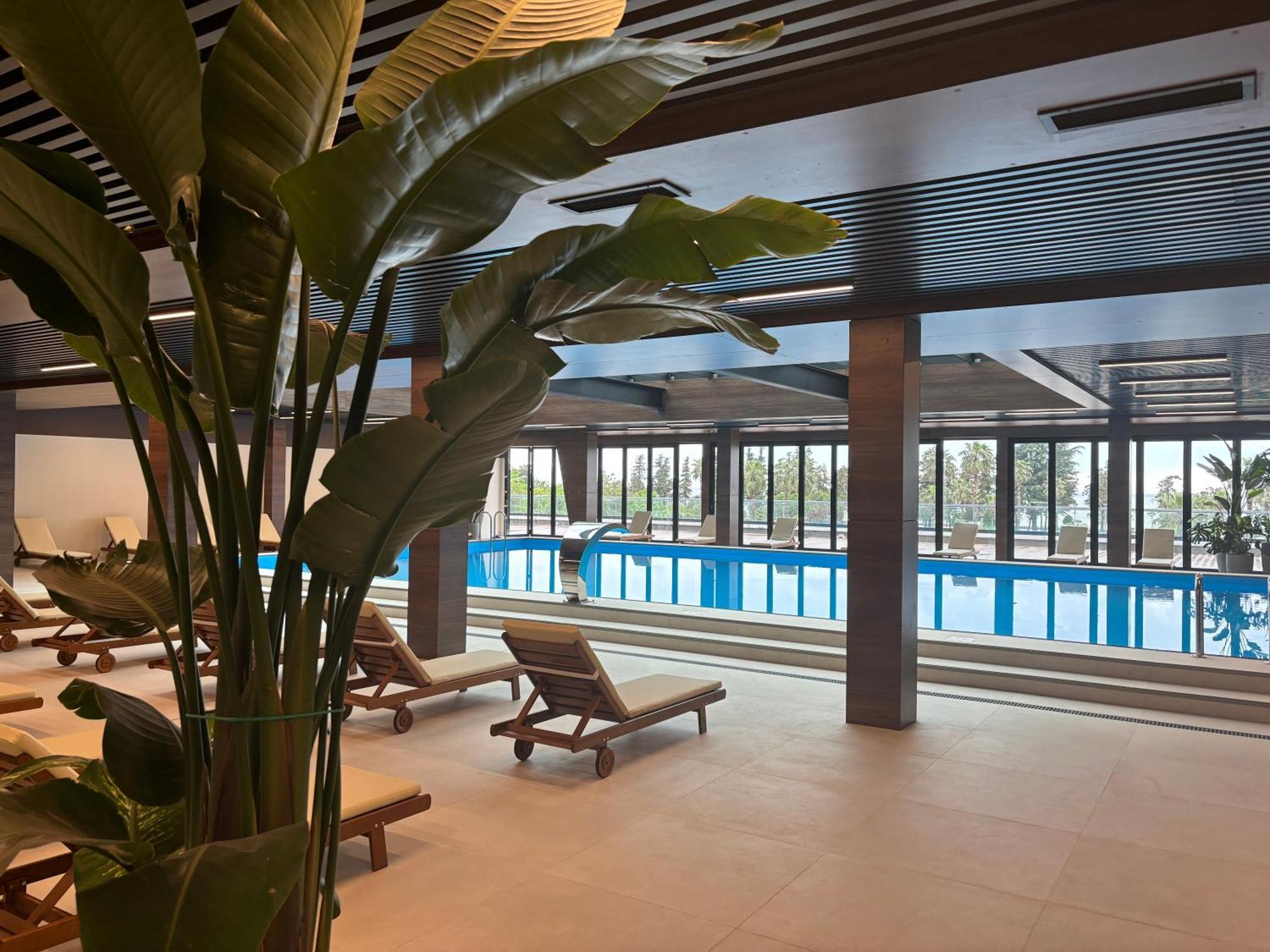 The Grandeur Hotel Batumi Exterior photo